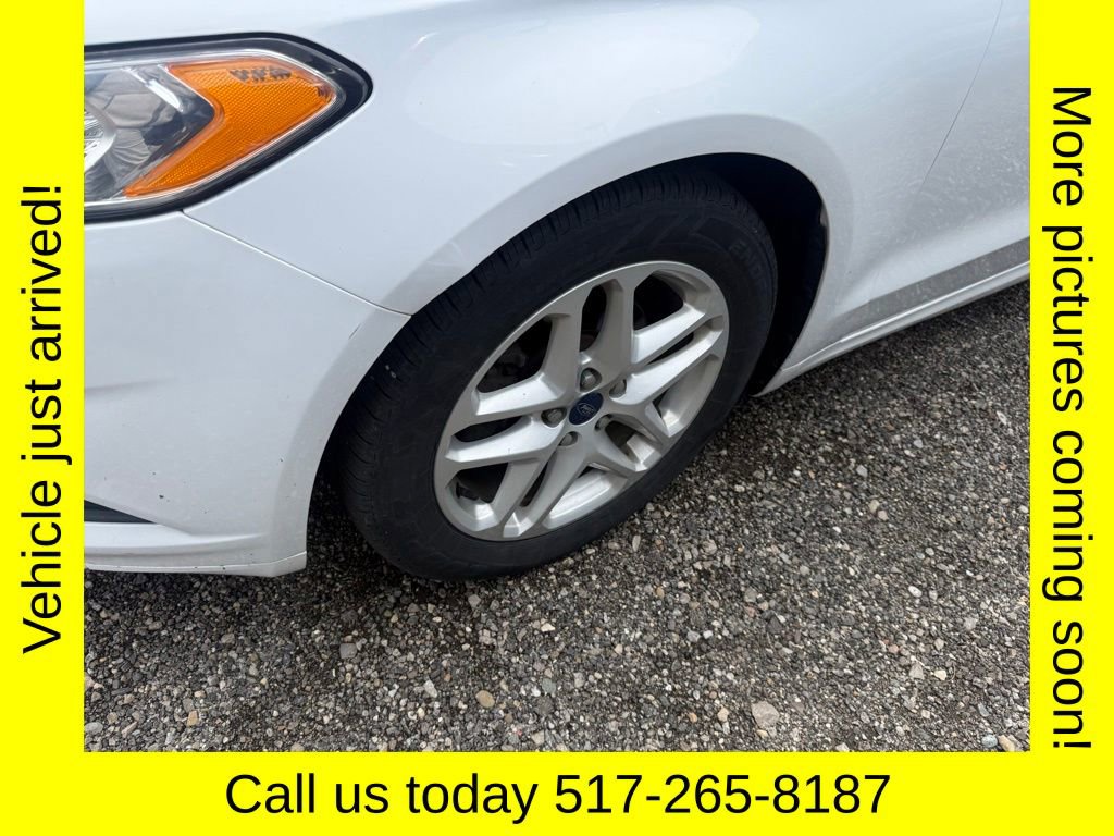 Used 2016 Ford Fusion SE FWD image 3