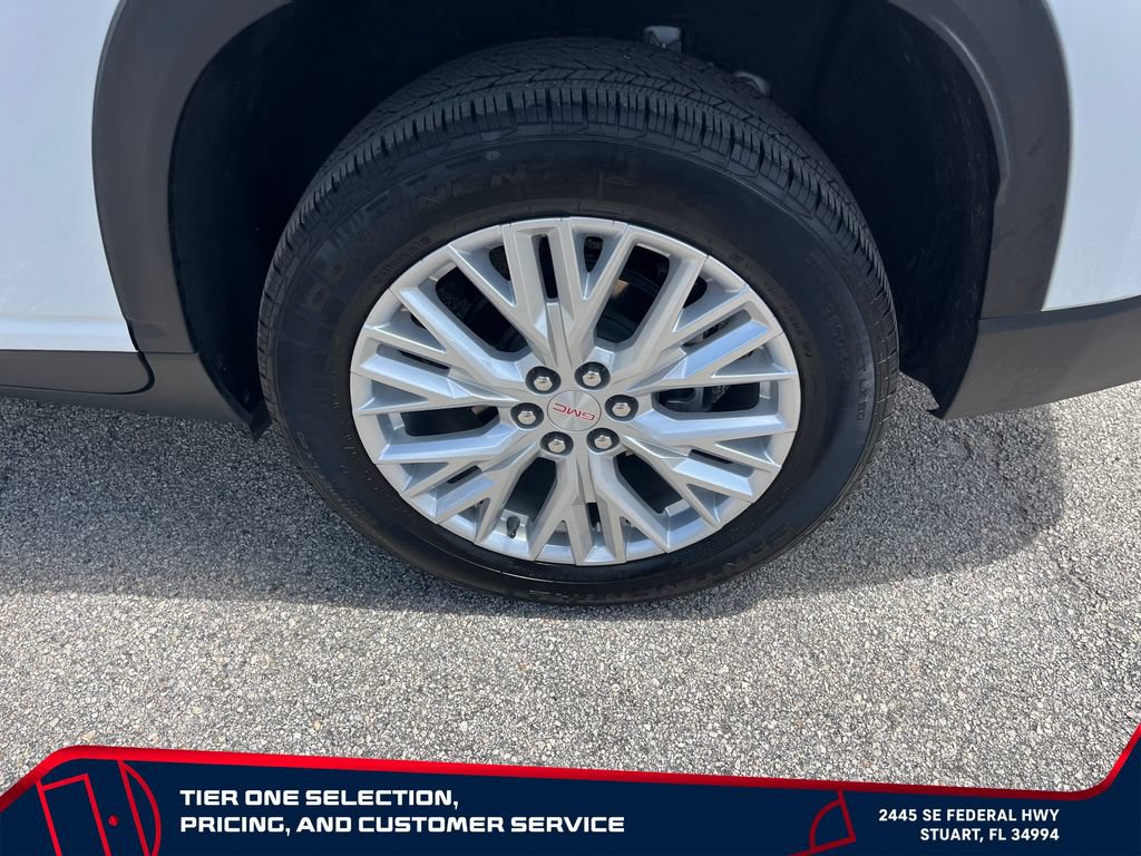 Used 2026 GMC Acadia Elevation w/ Elevation Premium Package FWD image 9