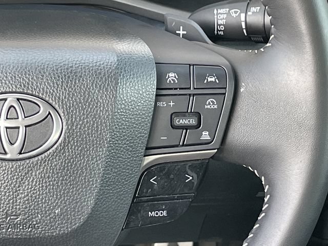Used 2026 Toyota Camry SE FWD image 15