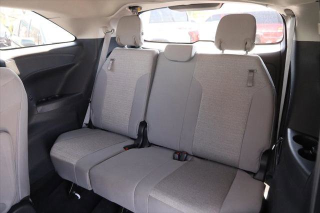 Certified 2025 Toyota Sienna LE image 10
