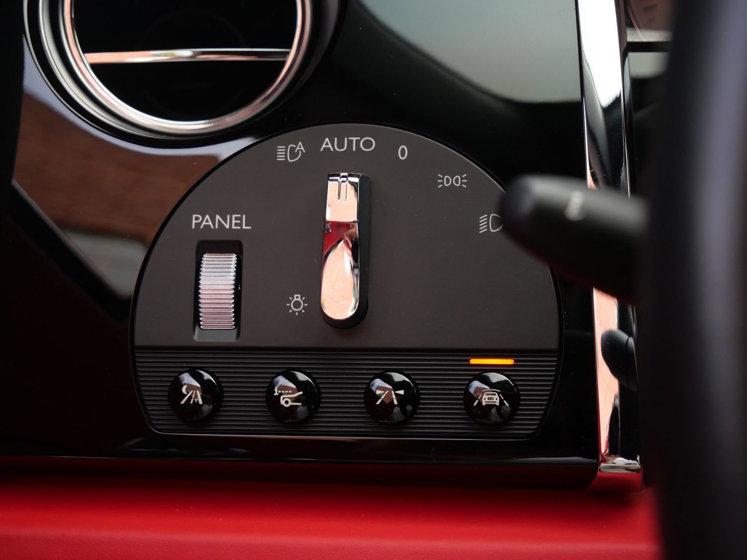 Certified 2019 Rolls-Royce Ghost image 32