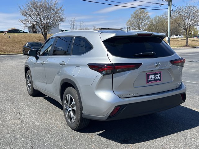 Certified 2025 Toyota Highlander XLE image 7