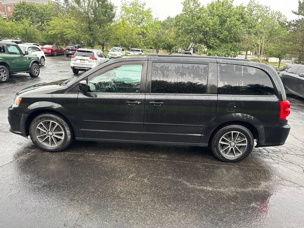 Used 2015 Dodge Grand Caravan R/T w/ Driver Convenience Group FWD image 4