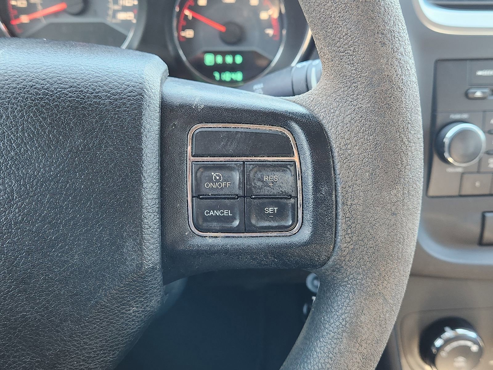 Used 2014 Dodge Avenger SE w/ Rallye Appearance Group image 32