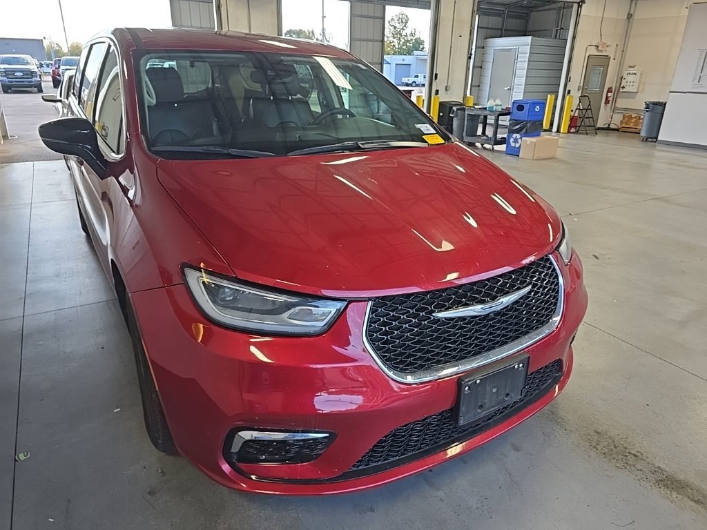 Used 2024 Chrysler Pacifica Touring-L