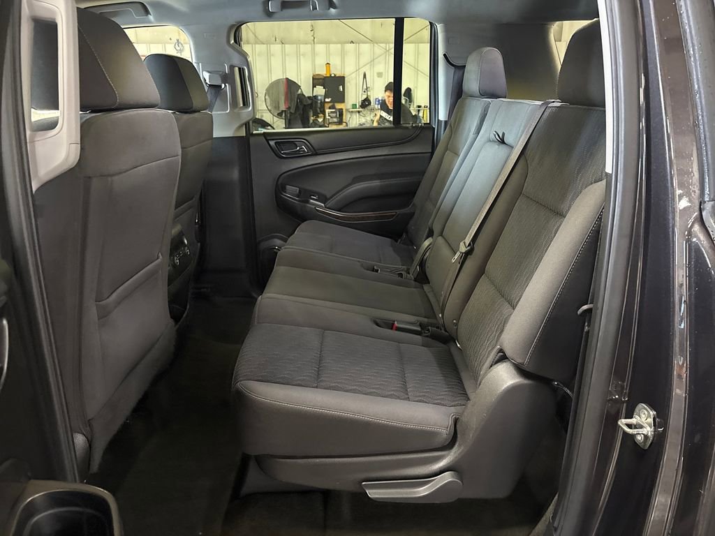 Used 2017 Chevrolet Suburban LS image 27