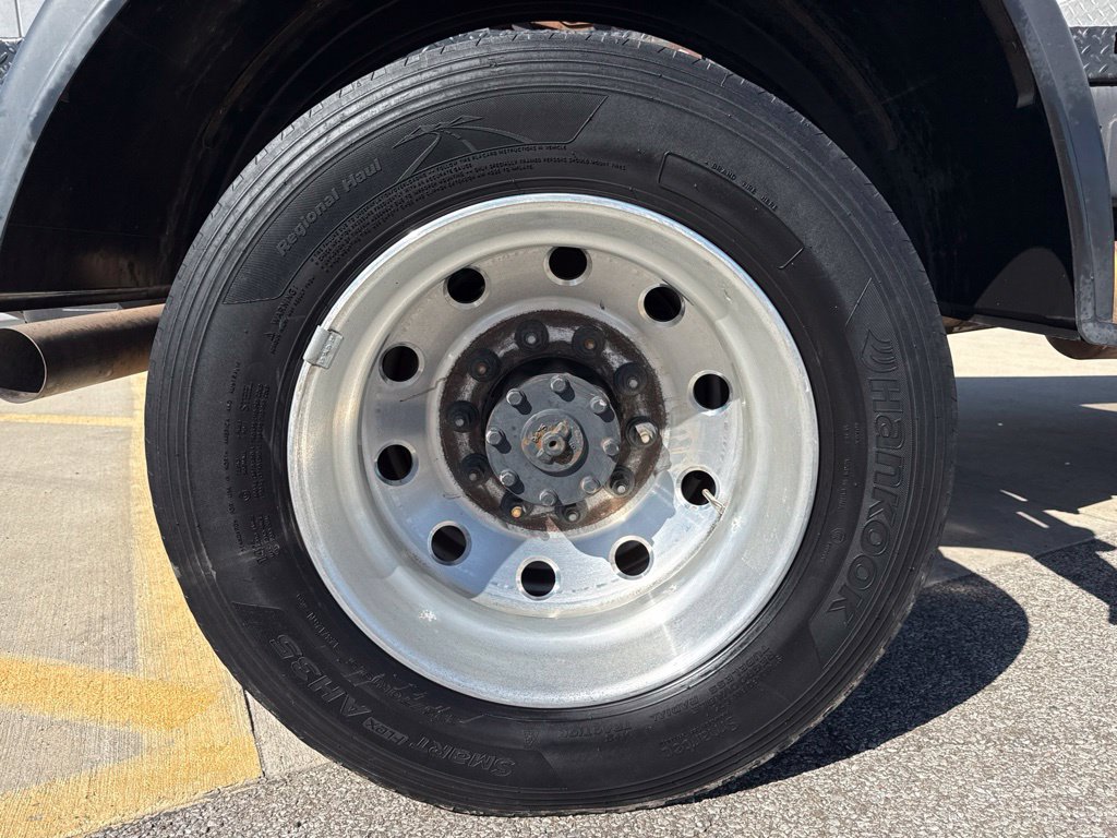 Used 2024 RAM 5500 Tradesman w/ Chrome Appearance Group AWD/4WD image 16