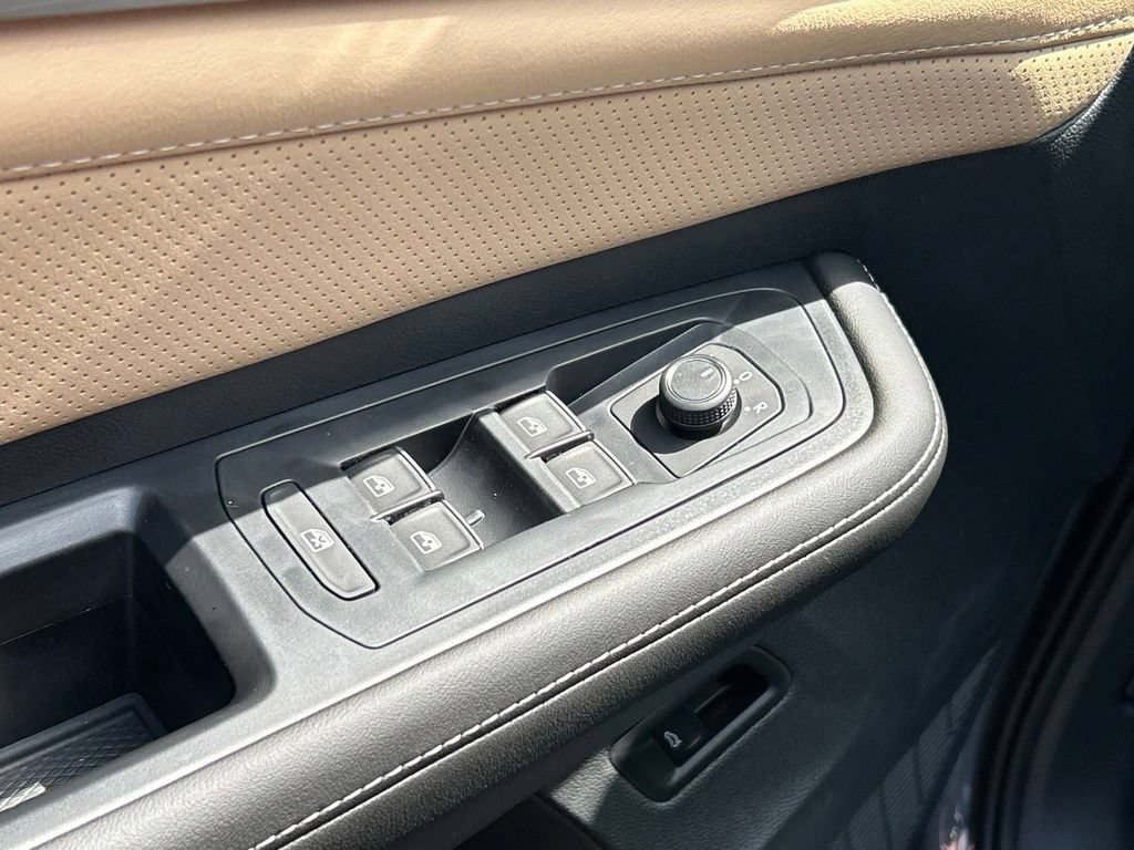 New 2026 Volkswagen Atlas Cross Sport SE FWD image 19