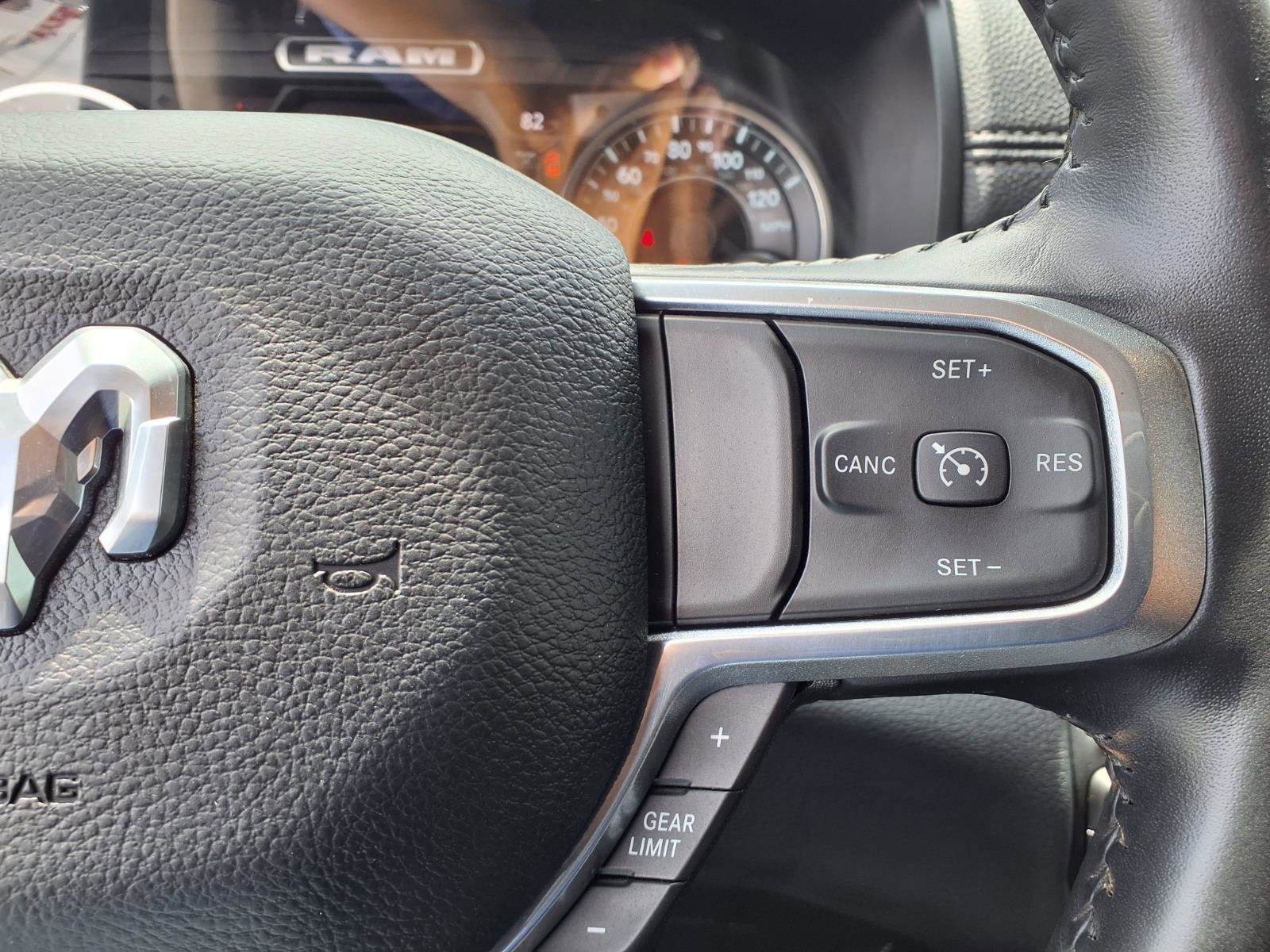 Used 2022 RAM 1500 Laramie AWD/4WD image 17