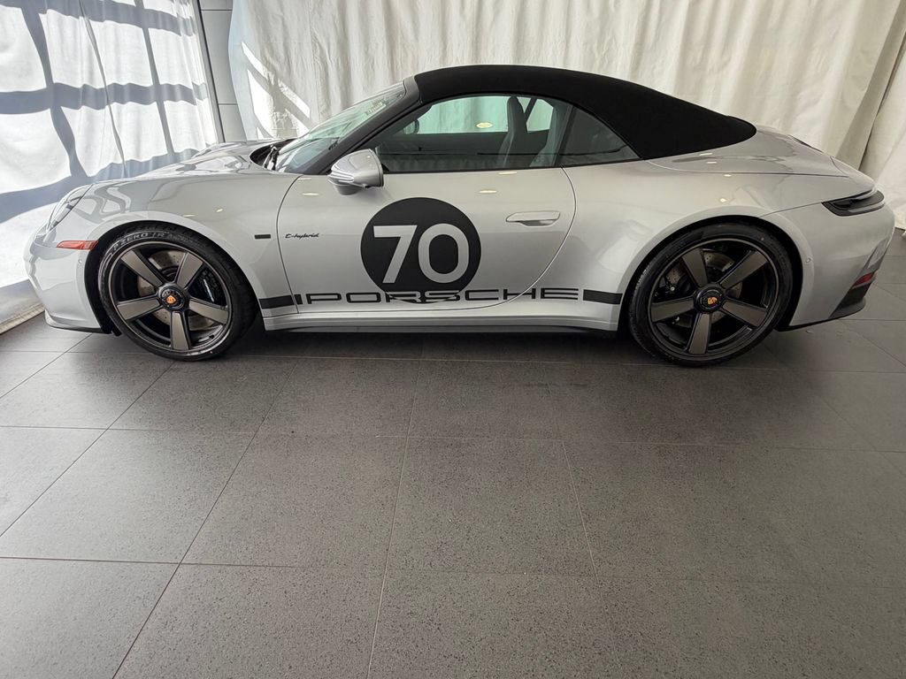 New 2026 Porsche 911 GTS RWD image 2