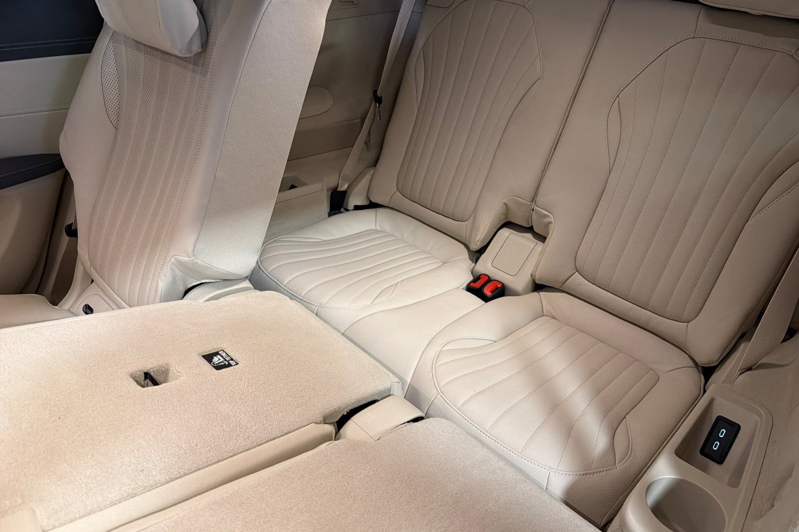 New 2026 Mercedes-Benz EQS 400 4MATIC SUV image 14