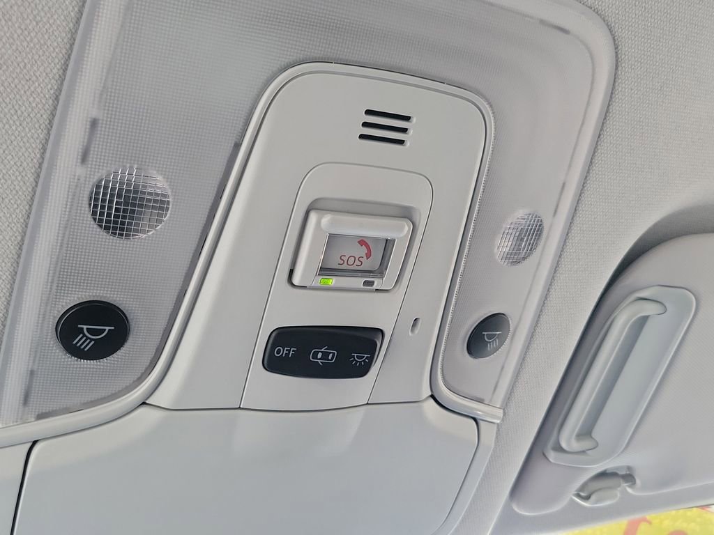 Used 2021 Toyota Prius Prime LE image 16