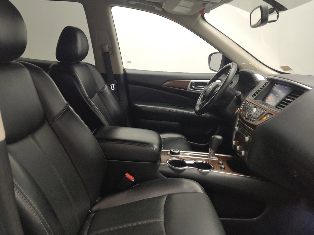Used 2020 Nissan Pathfinder Platinum image 21