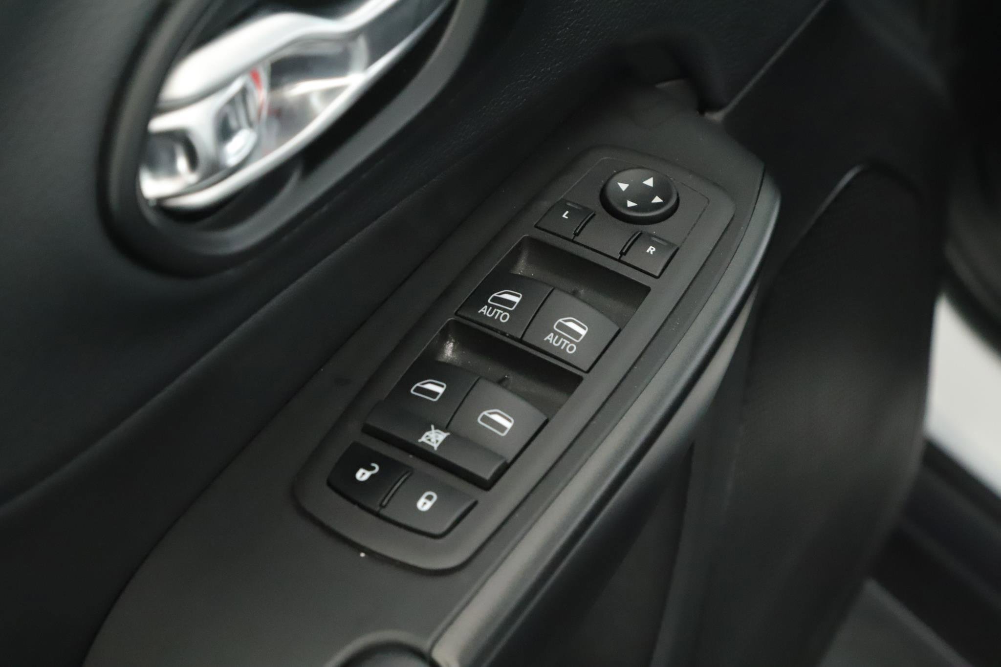 Used 2023 Jeep Cherokee Trailhawk w/ Sun & Sound Group image 8