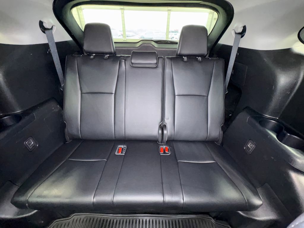 Used 2022 Toyota Highlander XLE image 27