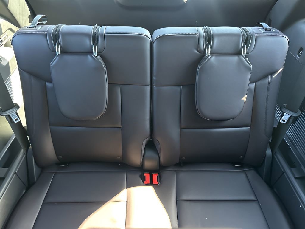 Used 2025 Ford Explorer Platinum image 14