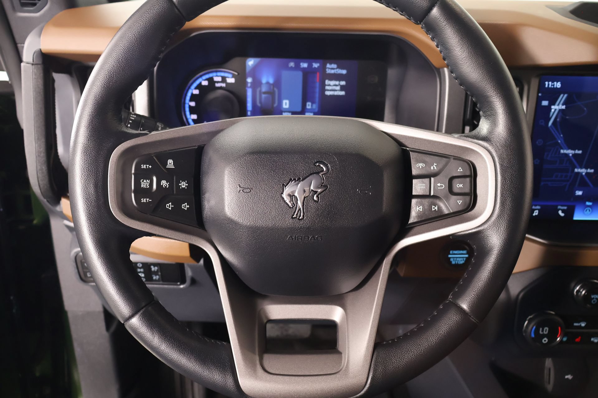 Used 2024 Ford Bronco Outer Banks AWD/4WD image 3