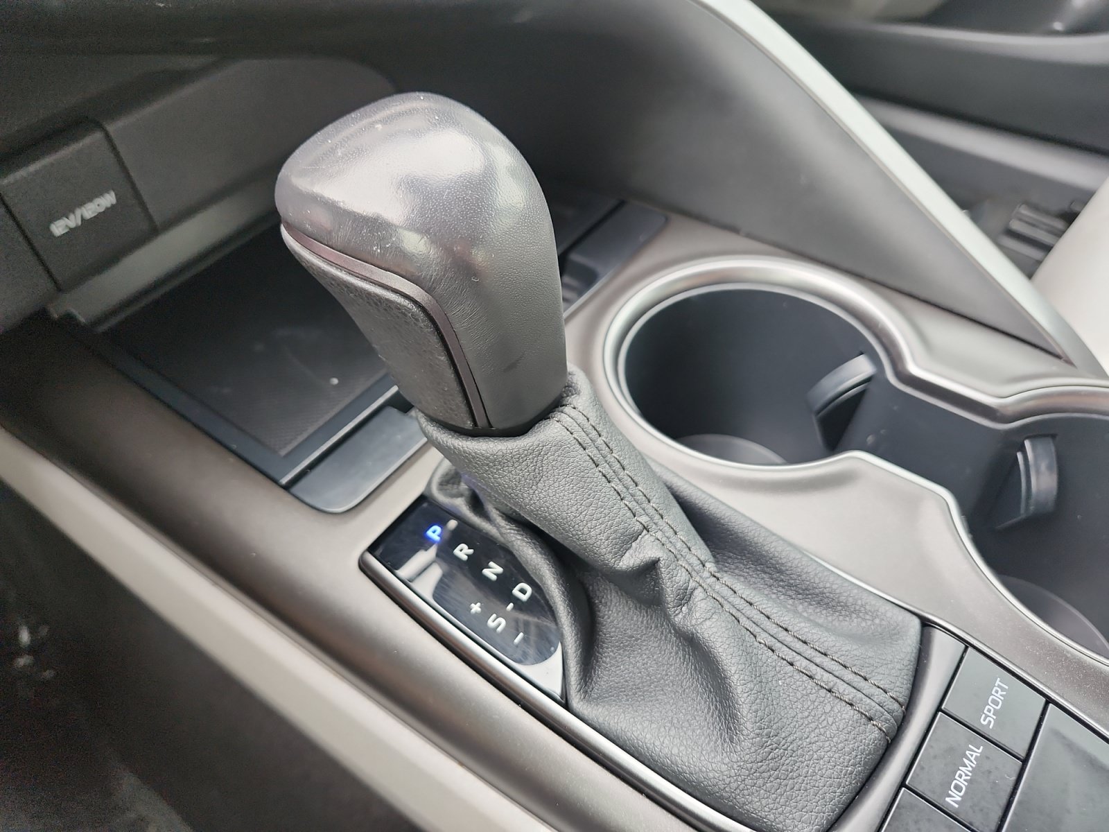 Used 2022 Toyota Camry SE FWD image 20