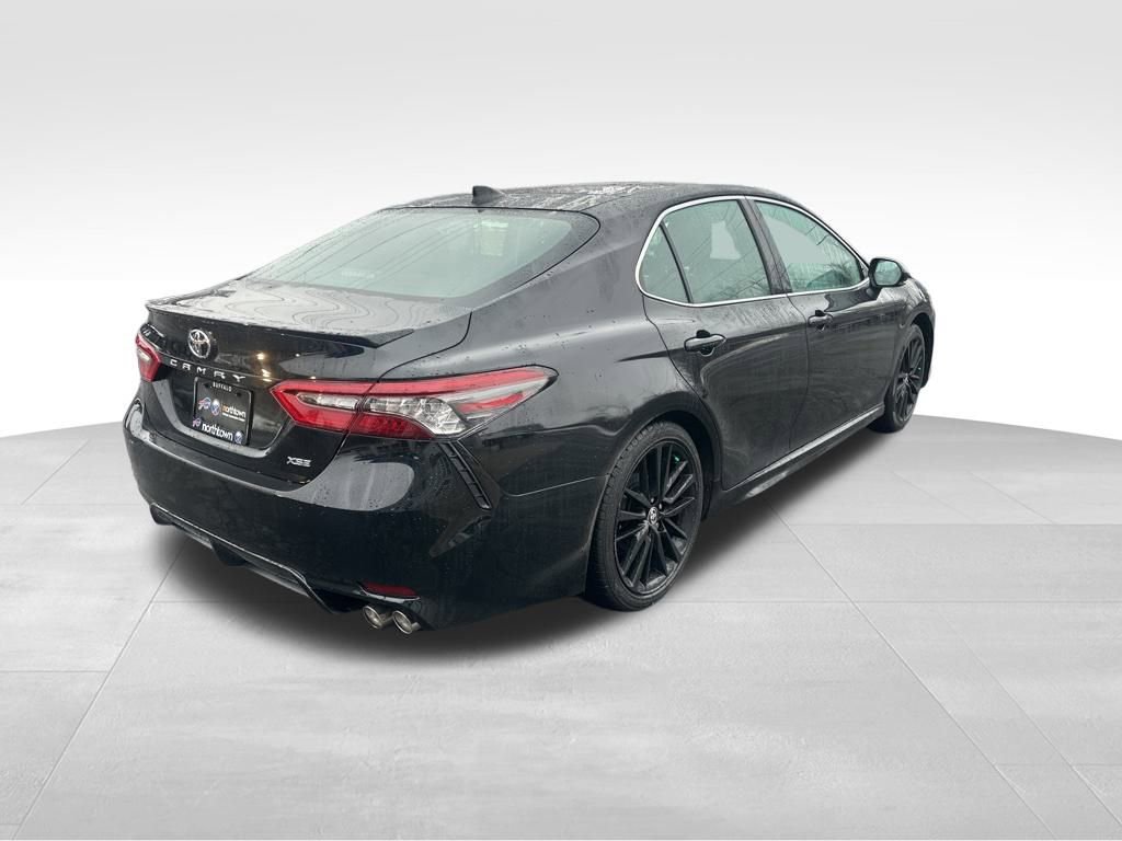 Used 2021 Toyota Camry XSE image 6