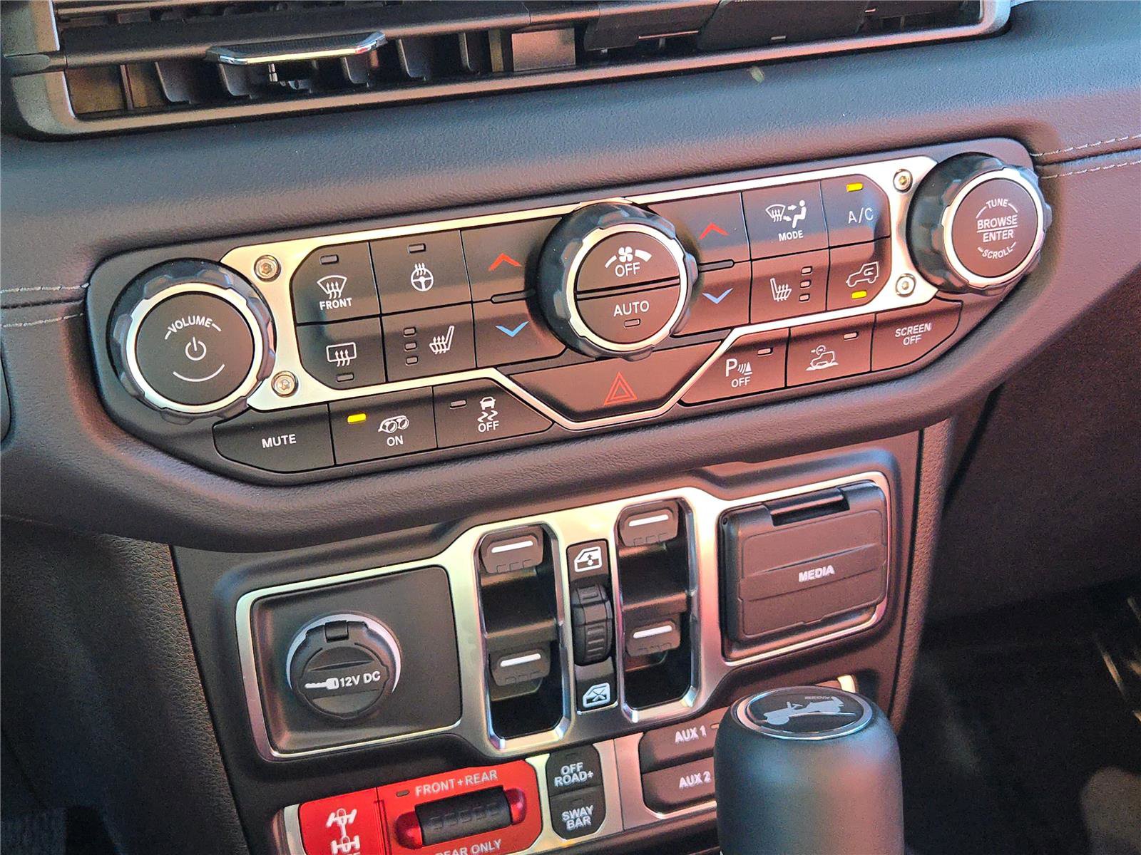 Used 2024 Jeep Wrangler Unlimited Rubicon 392 image 30