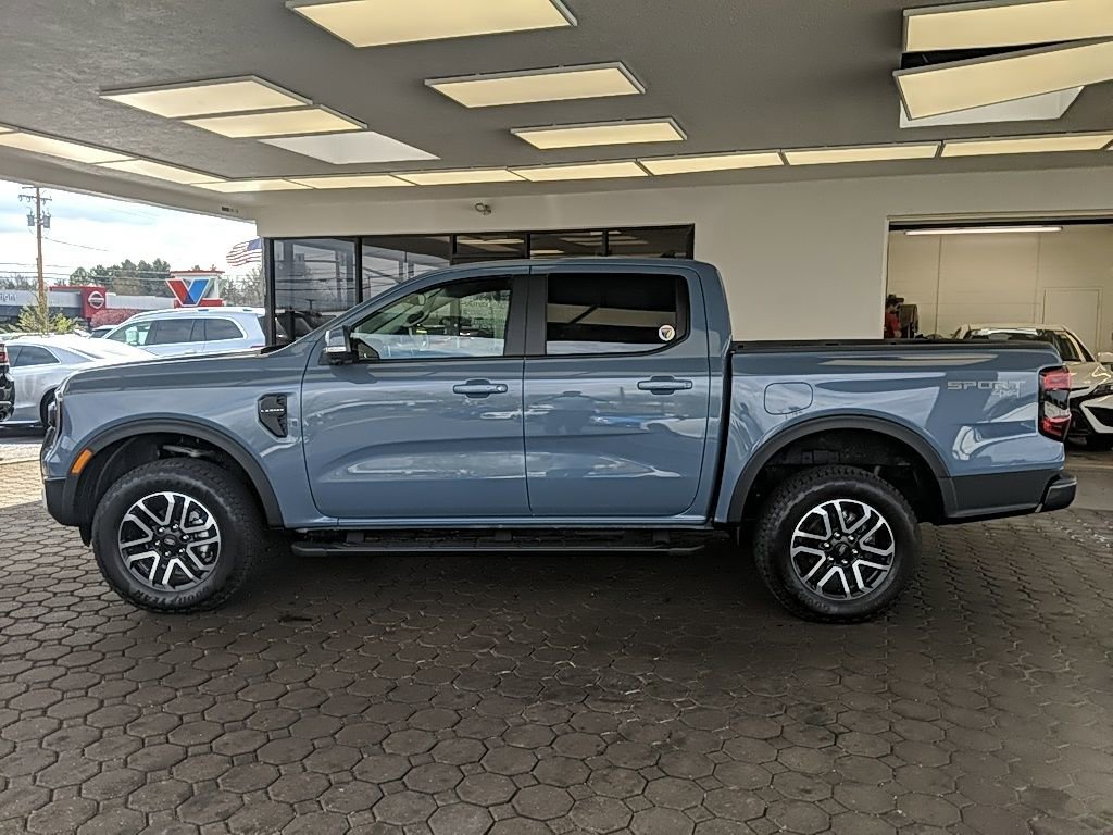 Used 2025 Ford Ranger Lariat w/ Trailer Tow Package image 9