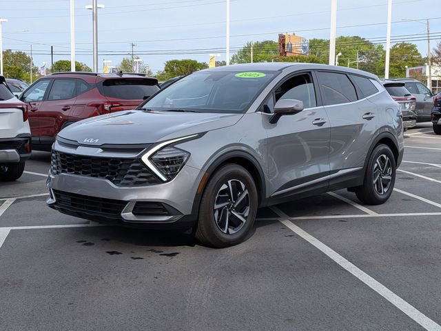 Used 2025 Kia Sportage LX FWD image 7