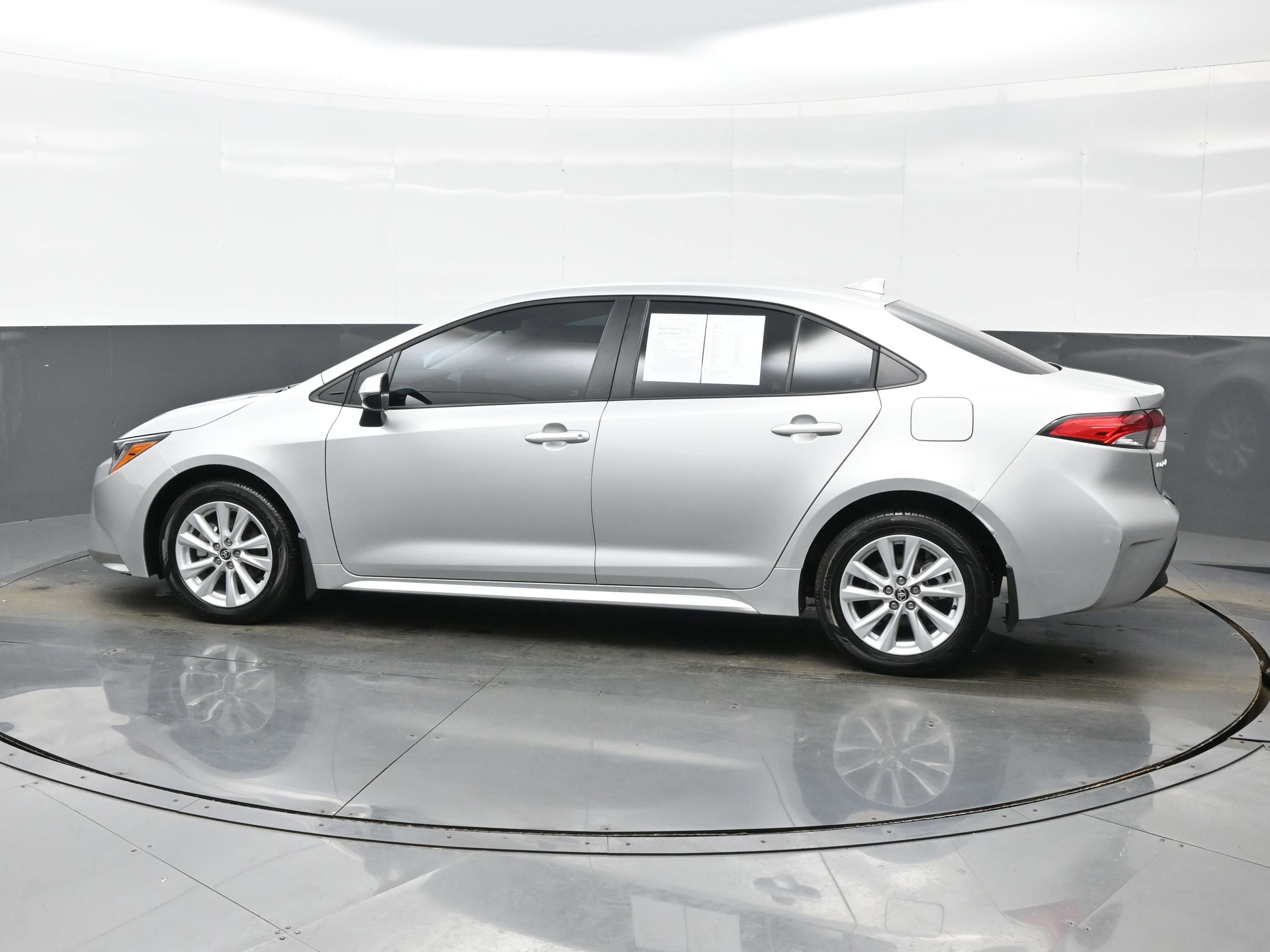 Used 2025 Toyota Corolla LE w/ LE Premium Package image 3
