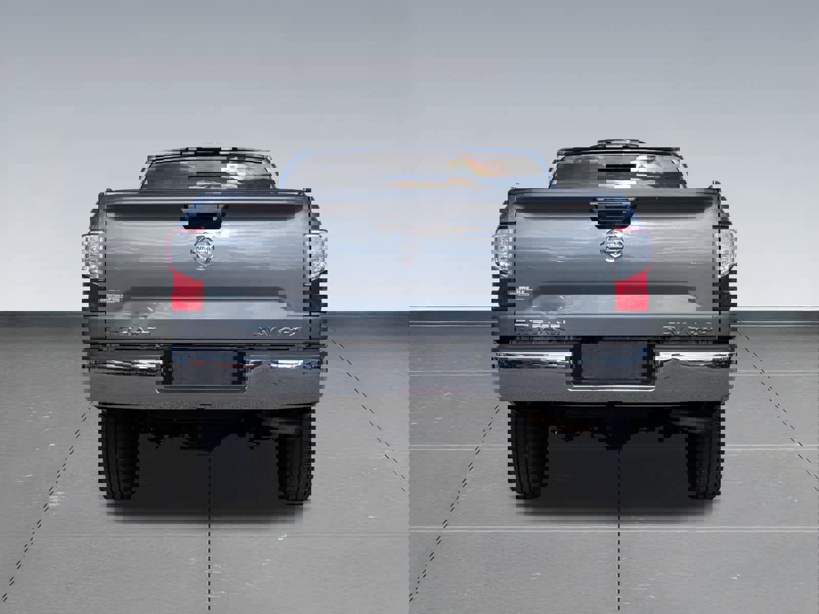 Used 2018 Nissan Titan SV image 5