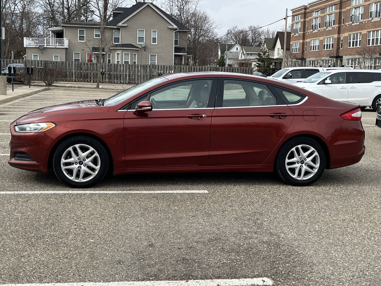 Used 2014 Ford Fusion SE FWD image 12
