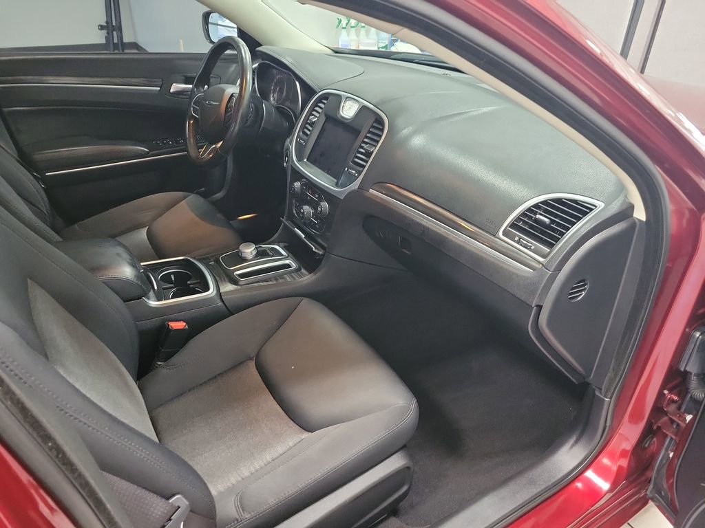 Used 2019 Chrysler 300 Touring w/ Driver Convenience Group RWD image 19