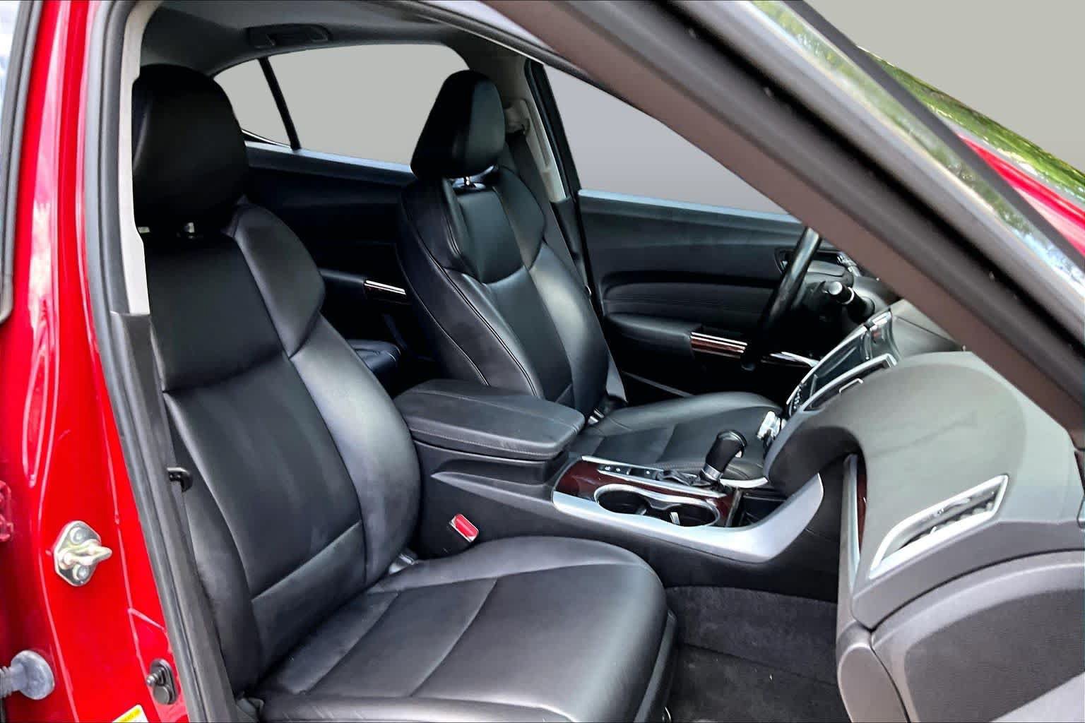 Used 2017 Acura TLX FWD image 9