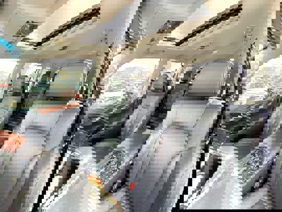 Used 2017 Lexus LX 570 4WD w/ Luxury Package image 13