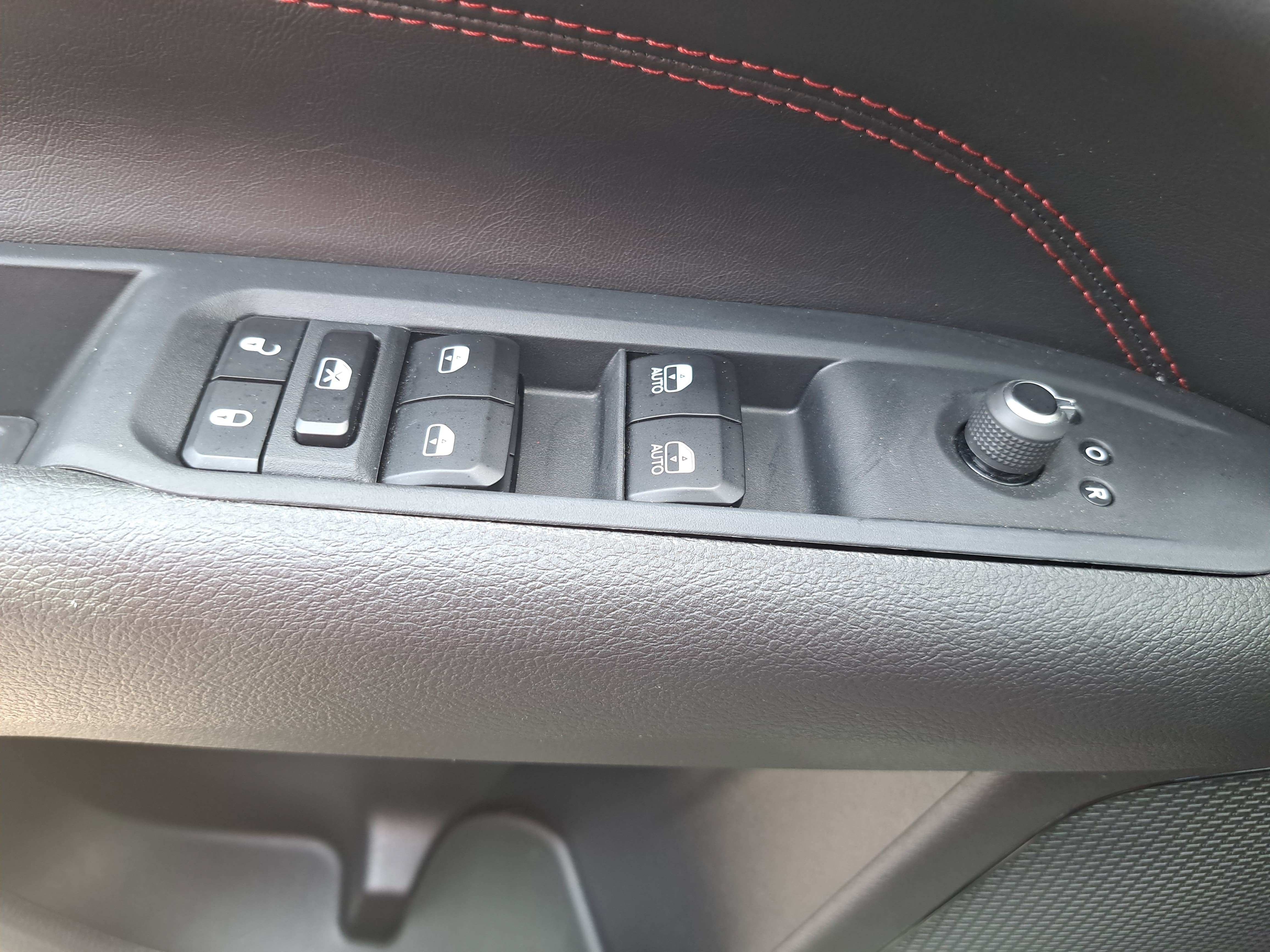 Used 2023 Jeep Compass Trailhawk AWD/4WD image 25