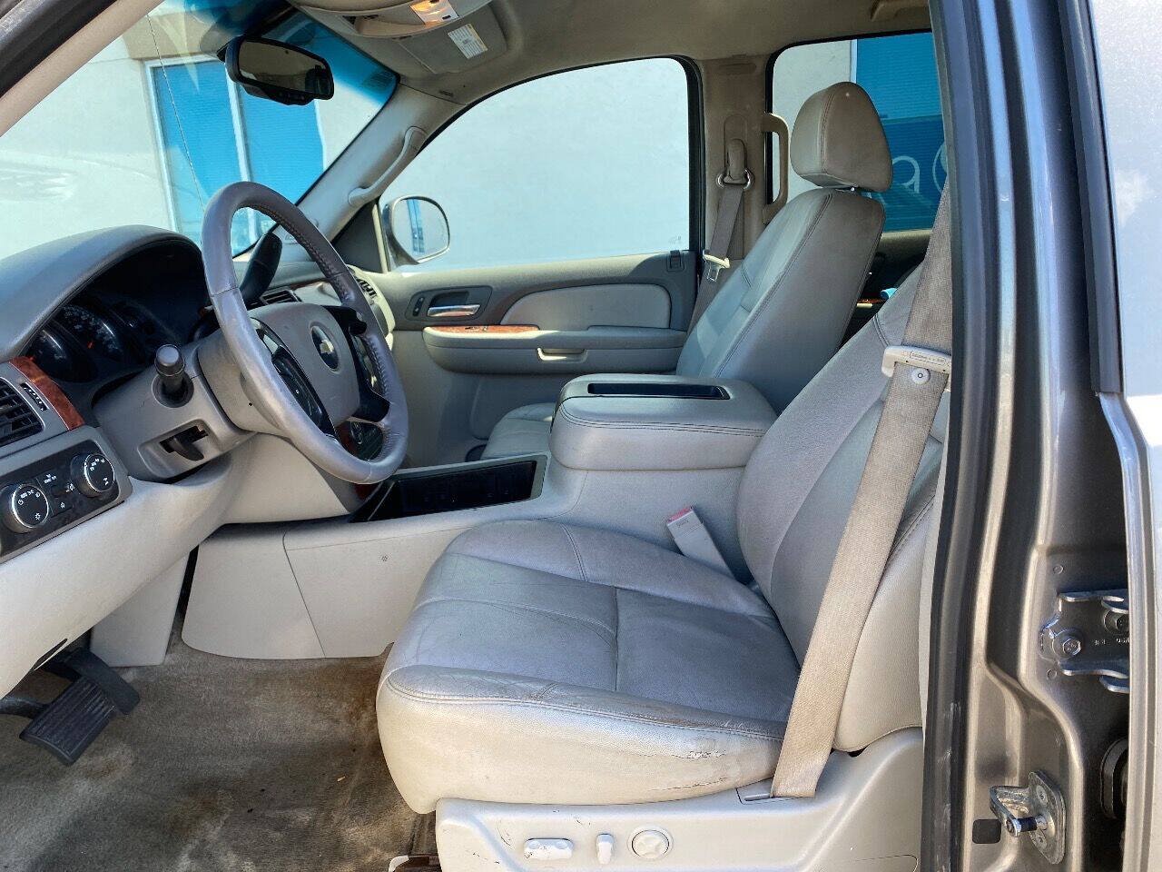 Used 2008 Chevrolet Avalanche LT w/ LT Preferred Equipment Group AWD/4WD image 11
