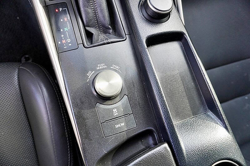 Used 2016 Lexus IS 200t RWD image 29