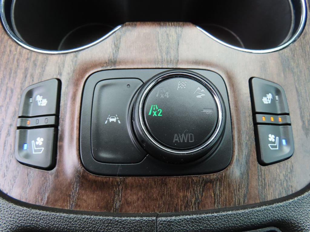Certified 2023 GMC Acadia Denali w/ Black Diamond Edition AWD/4WD image 9