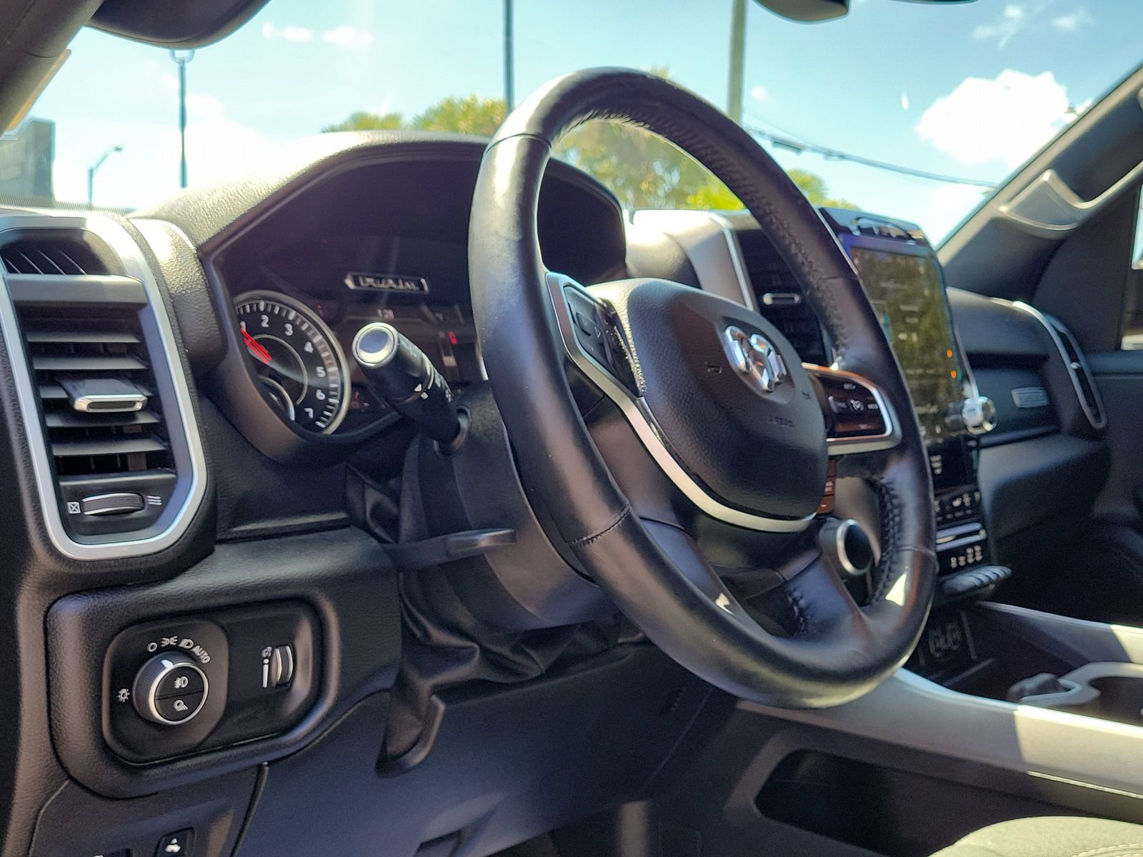 Used 2020 RAM 1500 Big Horn AWD/4WD image 11