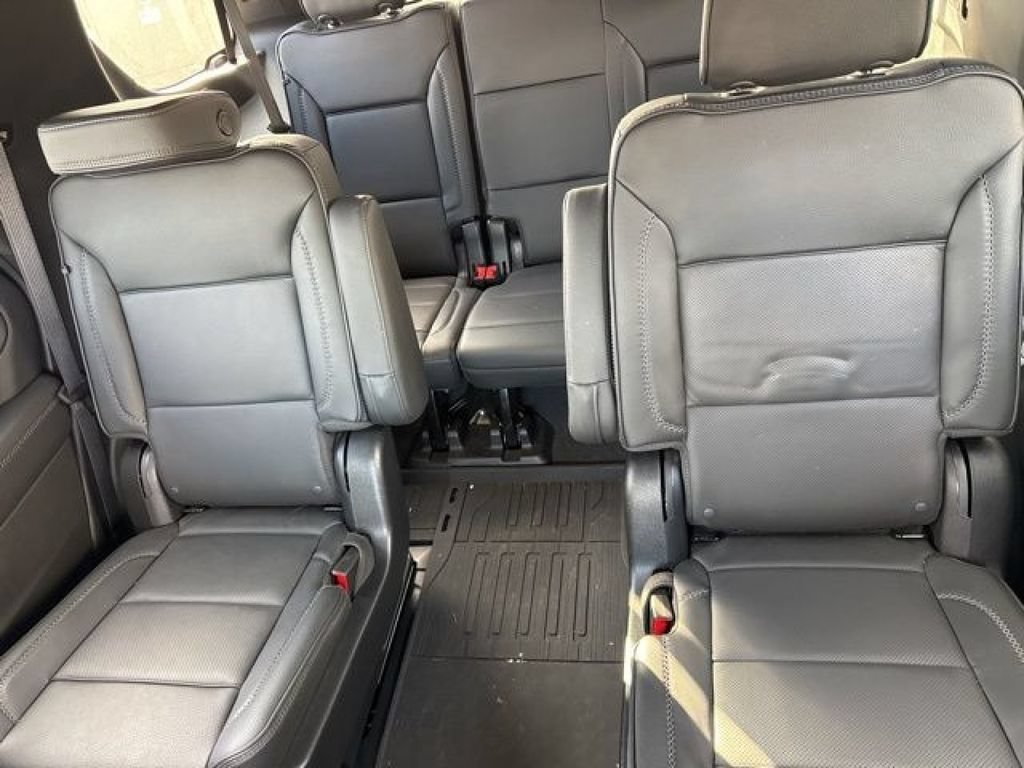 Used 2023 GMC Yukon Denali w/ LPO, Floor Liner Package AWD/4WD image 15