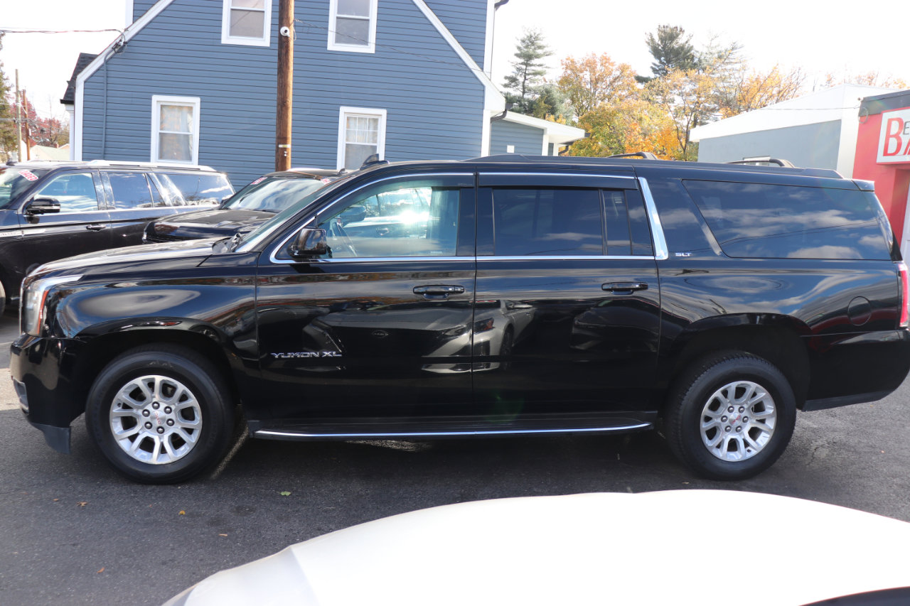 Used 2017 GMC Yukon XL SLT image 2