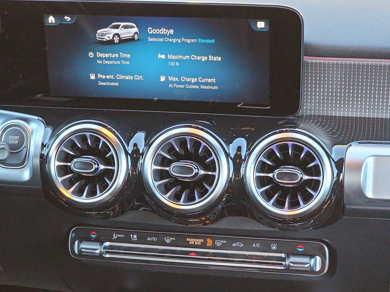 Used 2022 Mercedes-Benz EQB 300 4MATIC w/ Exclusive Package image 20