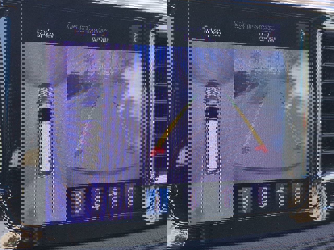 Used 2017 Chrysler Pacifica Limited image 18