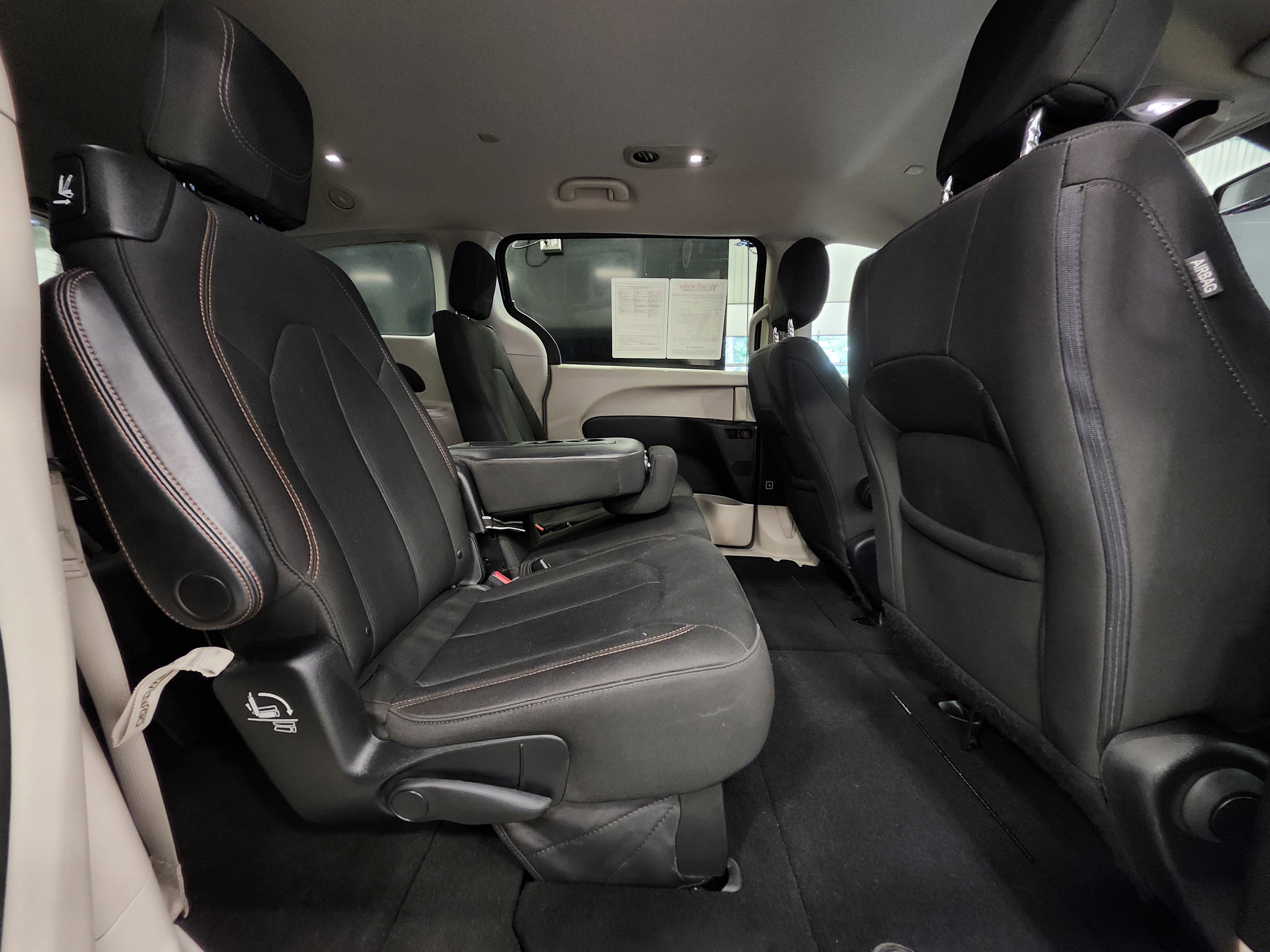 Used 2017 Chrysler Pacifica Touring w/ Tire & Wheel Group image 25