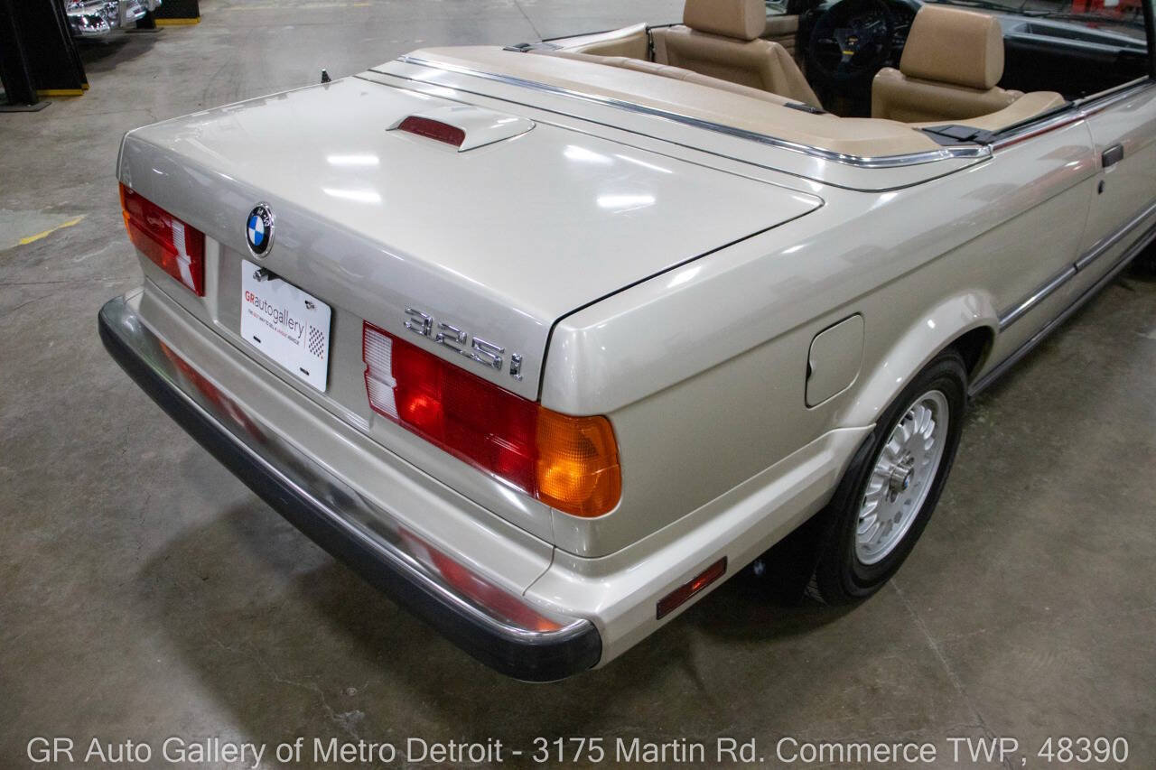 Used 1989 BMW 325i Convertible RWD image 16