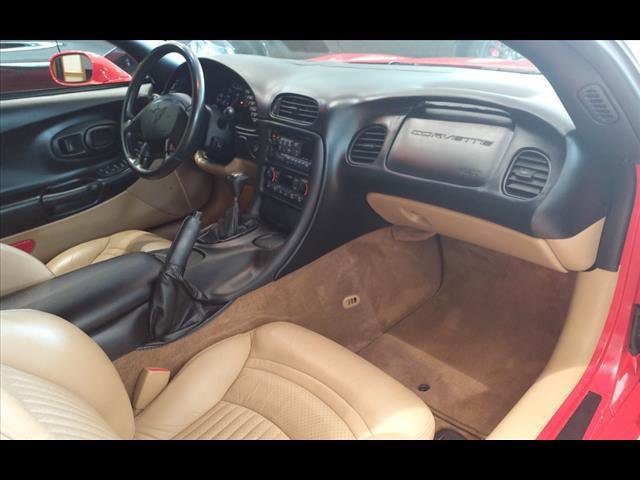 Used 2000 Chevrolet Corvette Base w/ Performance Handling Pkg image 25