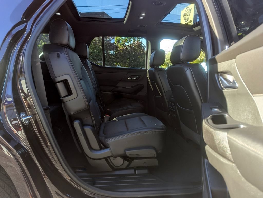 Used 2022 Chevrolet Traverse High Country AWD/4WD image 38
