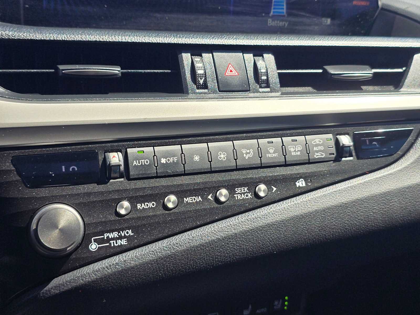 Used 2021 Lexus ES 300h w/ Accessory Package 2 FWD image 30