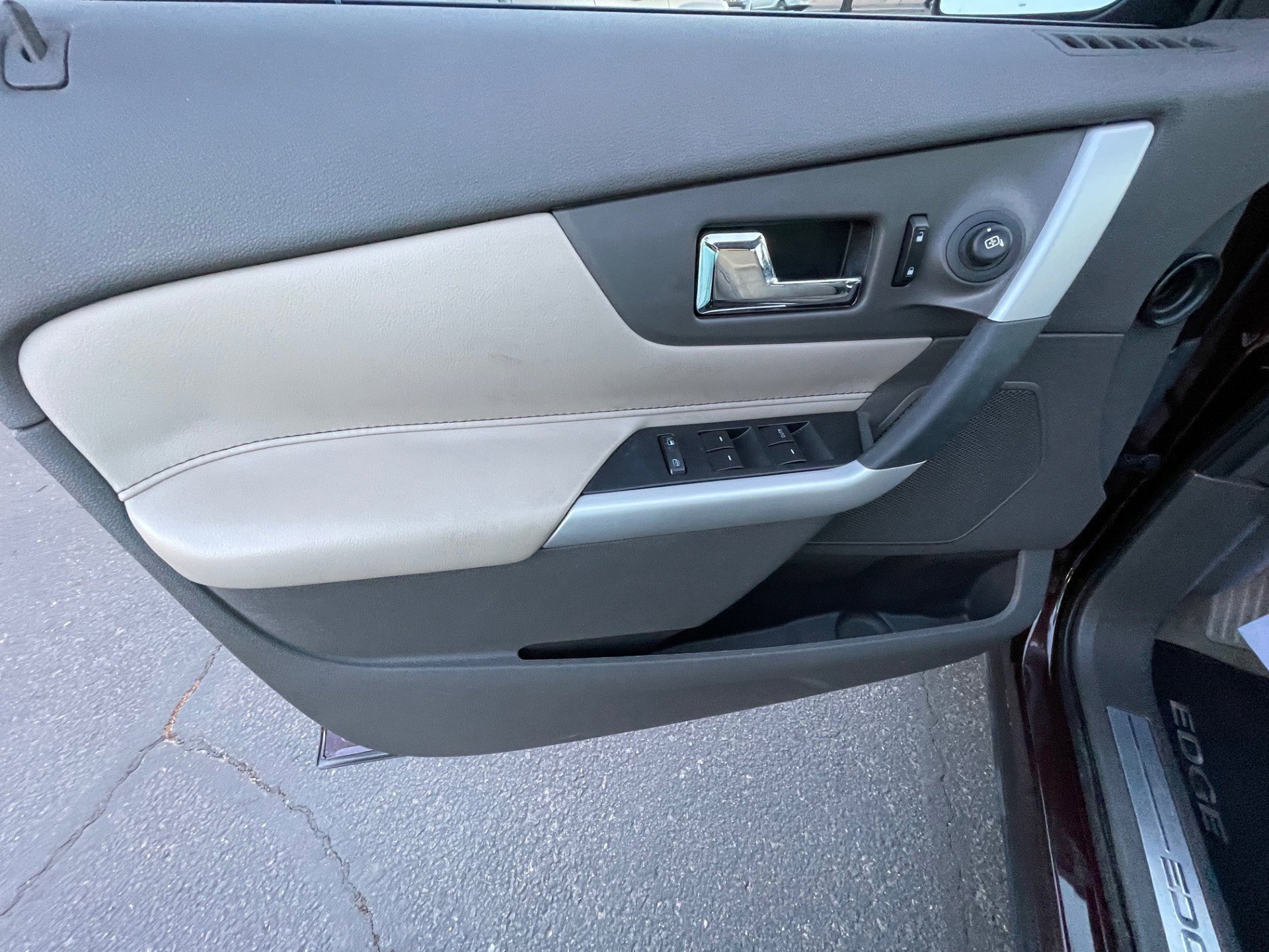 Used 2011 Ford Edge Limited w/ 302A Rapid Spec Order Code FWD image 14