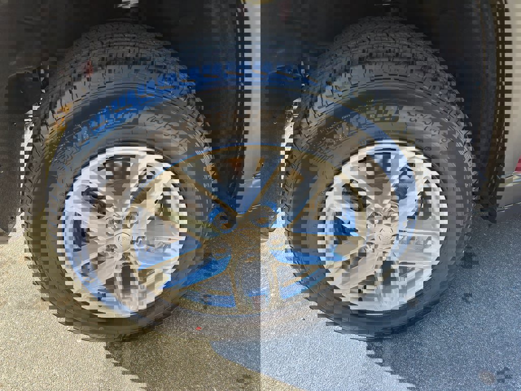 New 2025 Jeep Grand Cherokee Laredo X w/ Luxury Tech Group I image 9