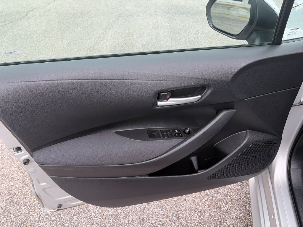 Used 2021 Toyota Corolla LE FWD image 12