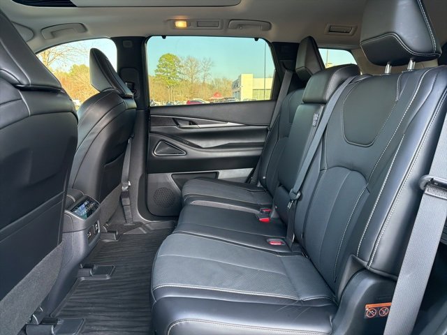 Used 2024 INFINITI QX60 Sensory w/ Vision Package image 30